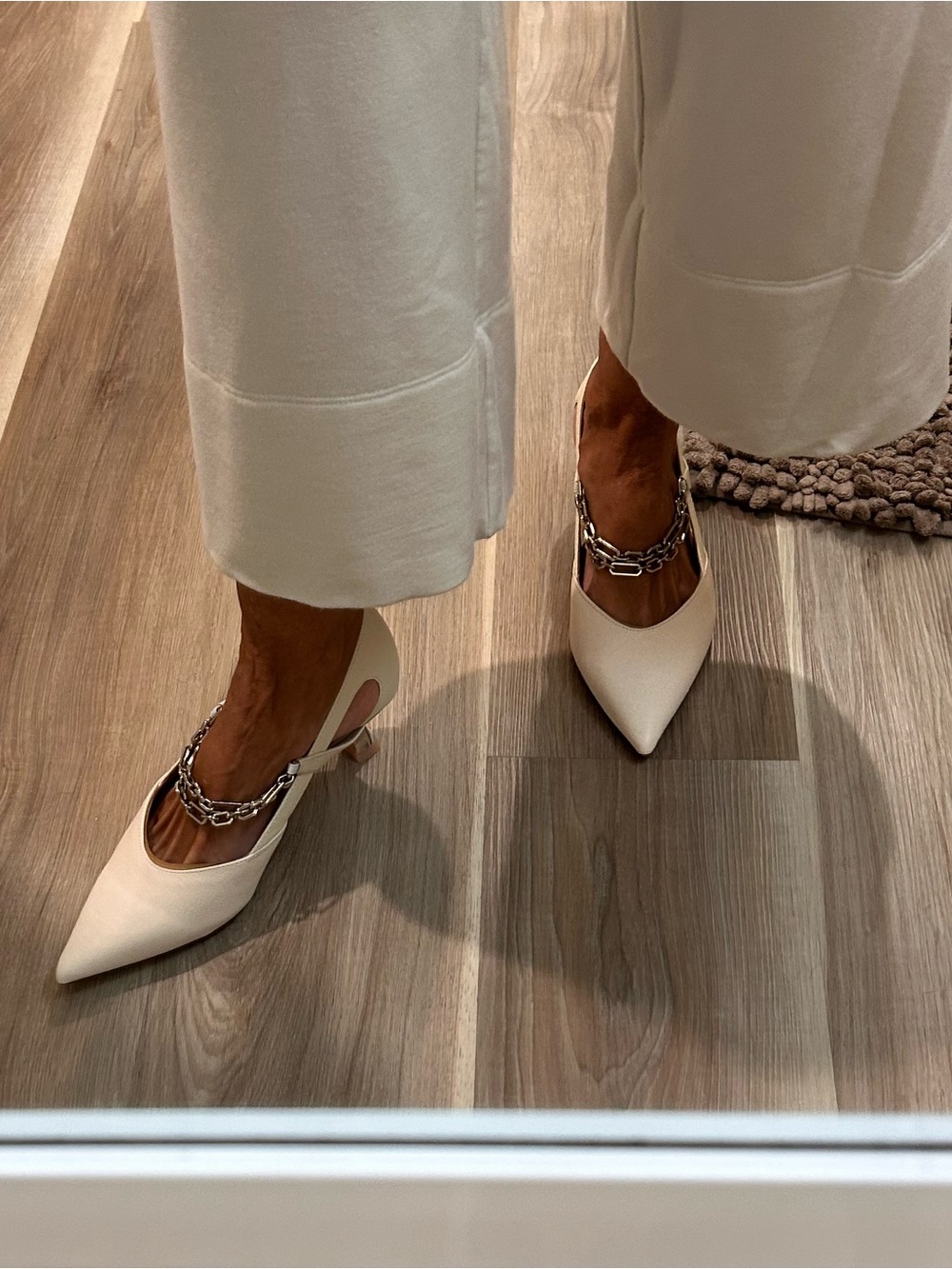 Louise et Cie Beige Heels with Metallic Chain